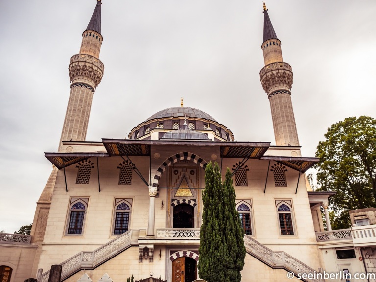 Sehitlik Mosque in Berlin Tempelhof (4).jpg